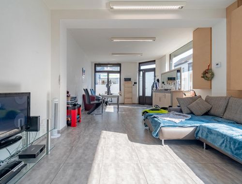                                         Gemengd gebruik te koop in Courcelles, € 275.000
