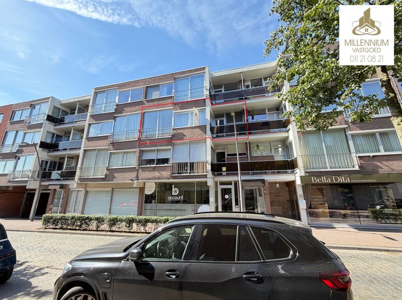 Ruim 3-slaapkamerappartement in hartje Diepenbeek.<br />
<br />
CENTRAAL WONEN – 3 SLAAPKAMERS – VERNIEUWDE KEUKEN &amp; RAMEN – INSTAPKLAAR EPC B<br />