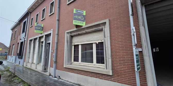 Bien professionnel à vendre à 7500 Tournai