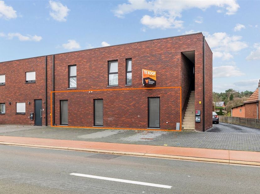 Perfect onderhouden GV appartement met 3 slaapkamers met private tuin van maar liefst 890 m² gelegen te Korspel.<br />
Belangrijkste troeven: <br />
-