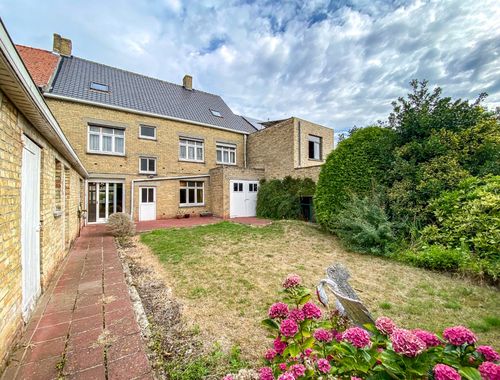                                         Woning te koop in Izenberge, € 215.000
