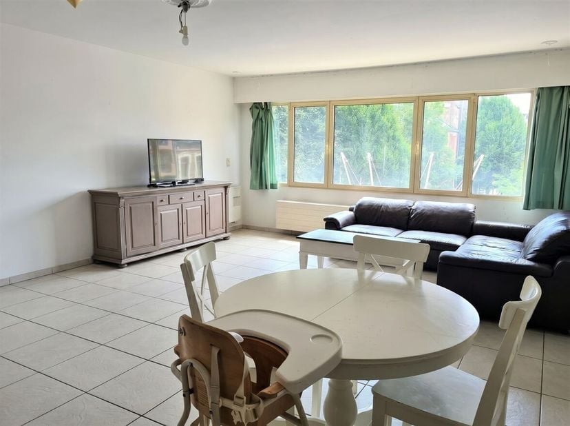 Spacieux appartement de 2 chambres avec terrasse sur la Grand-Place de Turnhout<br />
Situation : Cet appartement bénéficie d'un emplacement privilégi