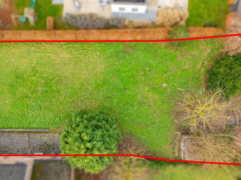 MOOI GELEGEN BOUWGROND OB<br />
<br />
Mooi en rustig gelegen perceel bouwgrond voor open bebouwing, gelegen Heidestraat (met toekomstig nr 35), LOT 1