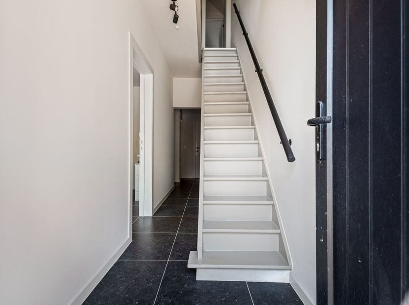 Moderne halfopen bebouwing met 4 slaapkamers en ruime tuin in Westerlo<br />
<br />
<br />
Locatie: <br />
Rustig gelegen in Westerlo met een vlotte