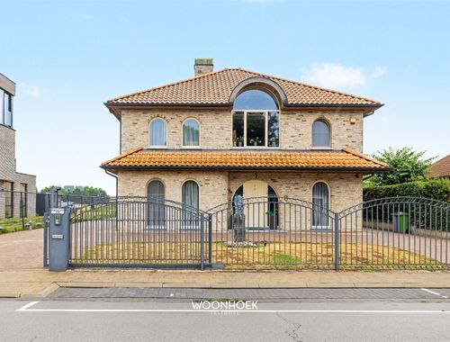                                         Eengezinswoning te koop in Sint-Niklaas, € 895.000
