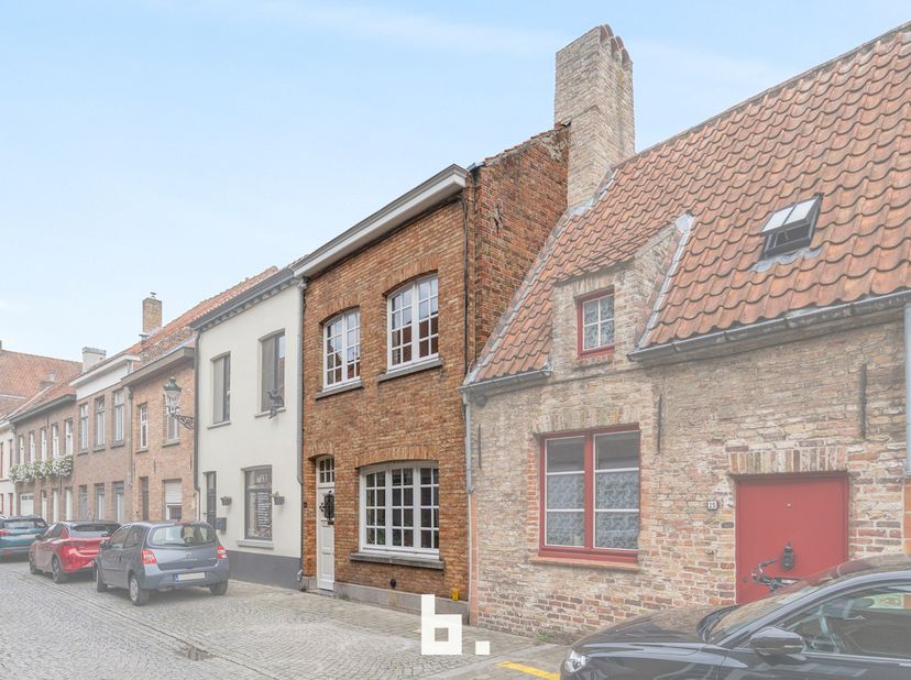 Huis te koop in Violierstraat 23,
                    8000 Brugge