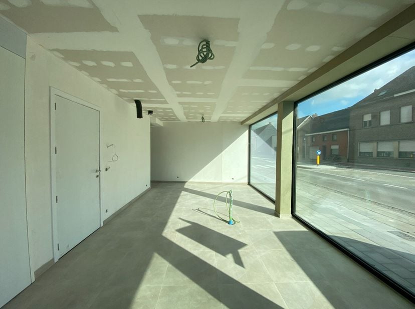 Bien professionnel à vendre
                    à 8792 Desselgem