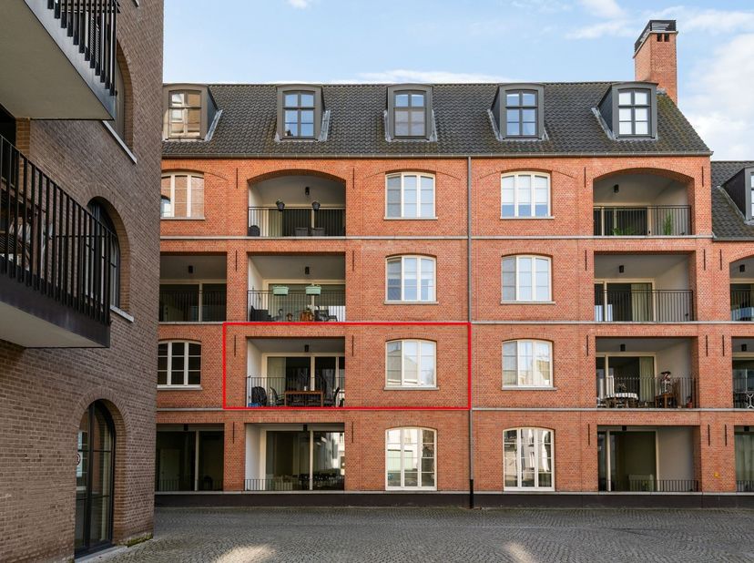 Appartement clé en main au 1er étage avec terrasse couverte dans la Résidence Jacobsmarkt<br />
<br />
Situation : Au cœur de Turnhout, dans l'éléga