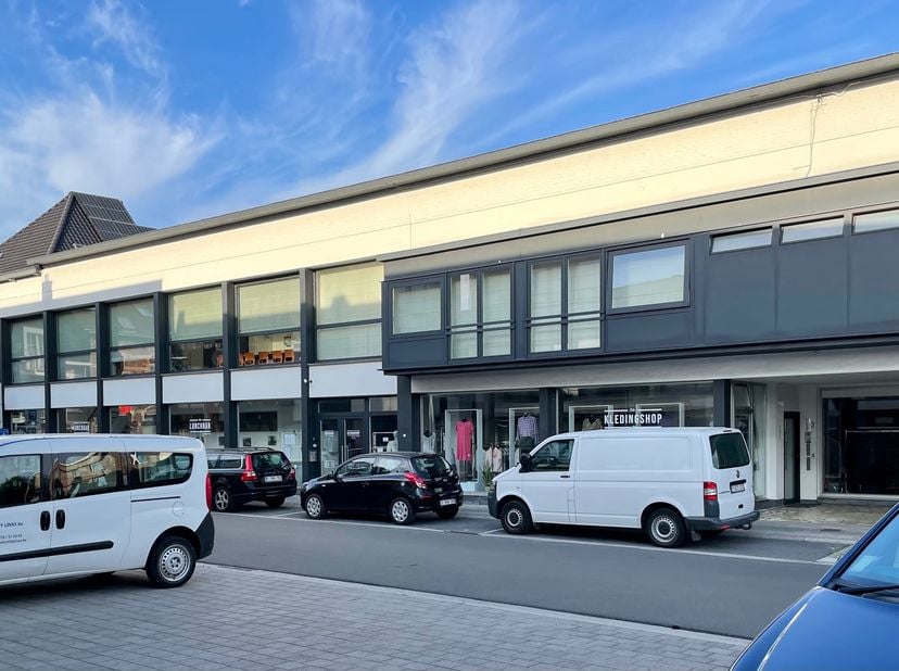 Appartement te koop in Molenbergplein 4 bus W001,
                    9160 Lokeren