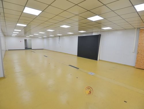                                         Garage (onderhoud) te huur in Wevelgem, € 650

