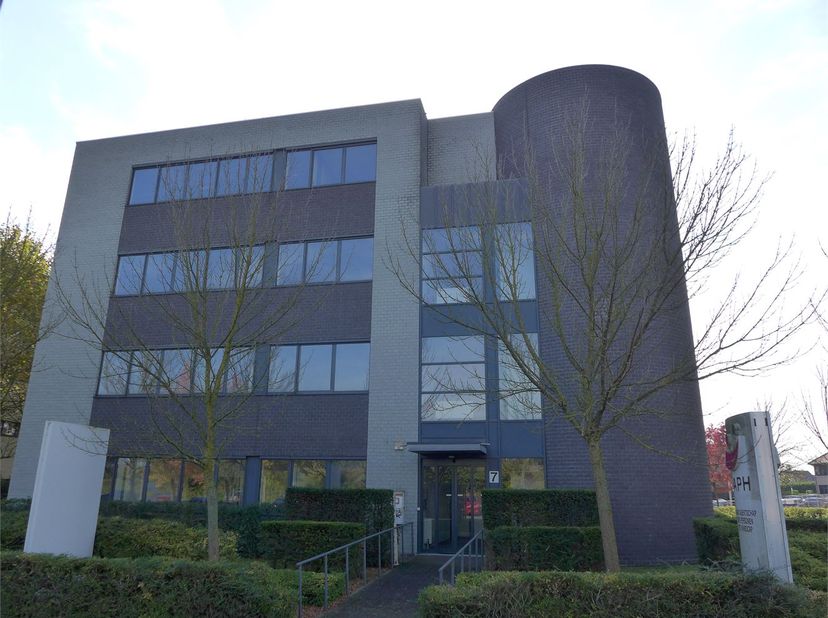Bien professionnel à vendre
                    à 3500 Hasselt