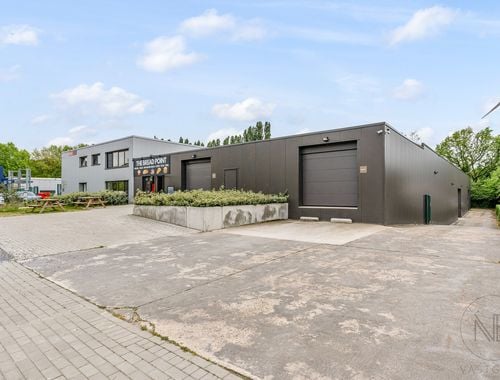                                         Magazijn zonder bureel te huur in Genk, € 2.000
