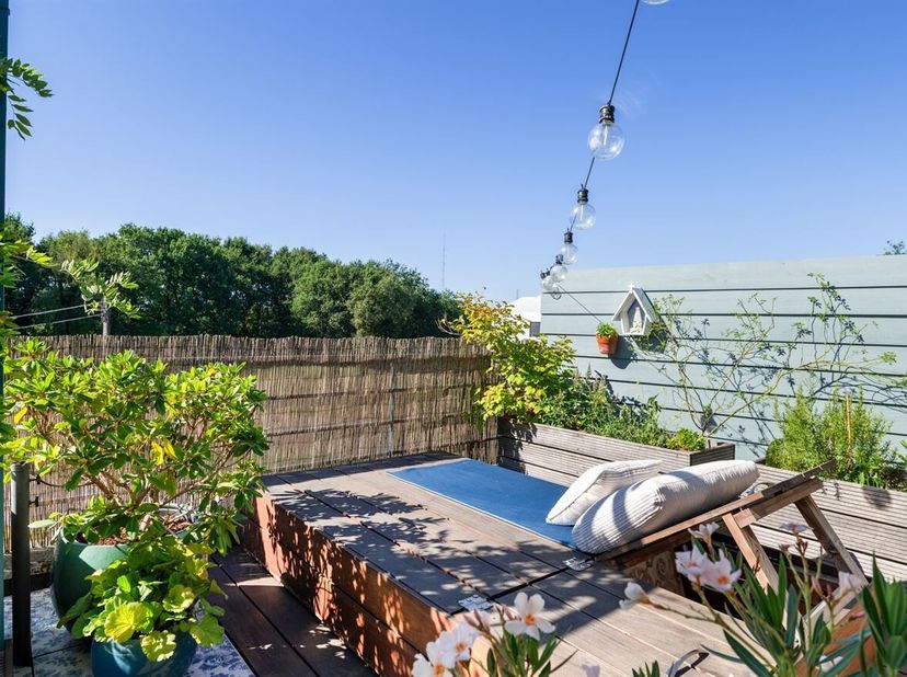 Kijkdag donderdag 27 augustus  penthouse met uitzonderlijke daktuin<br />
In het hart van Sint-Antonius ligt dit lichtrijke, pal zuidgerichte penthous
