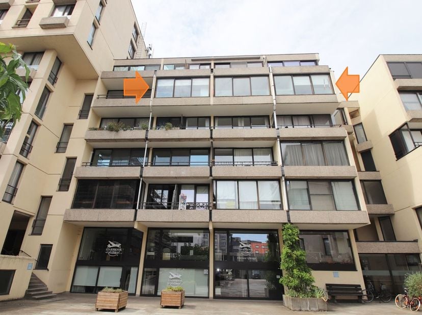 Dit appartement is centraal en doch heel rustig gelegen. Het bevindt zich nl. aan de achterkant van het gebouw!<br />
<br />
Het betreft een instapkla
