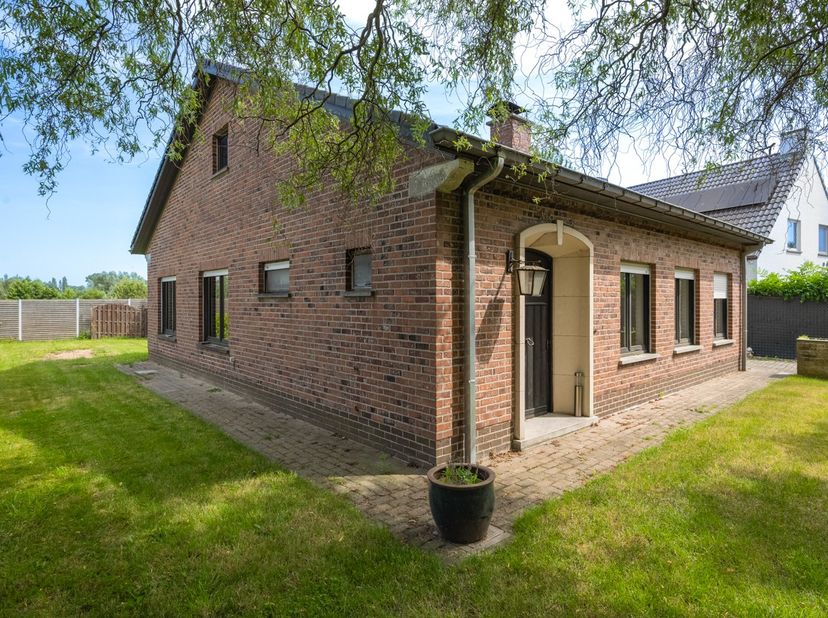 Op zoek naar een degelijk gebouwde woning met veel potentieel, een rustige ligging en een uitstekende bereikbaarheid? Dan is deze charmante open bebou