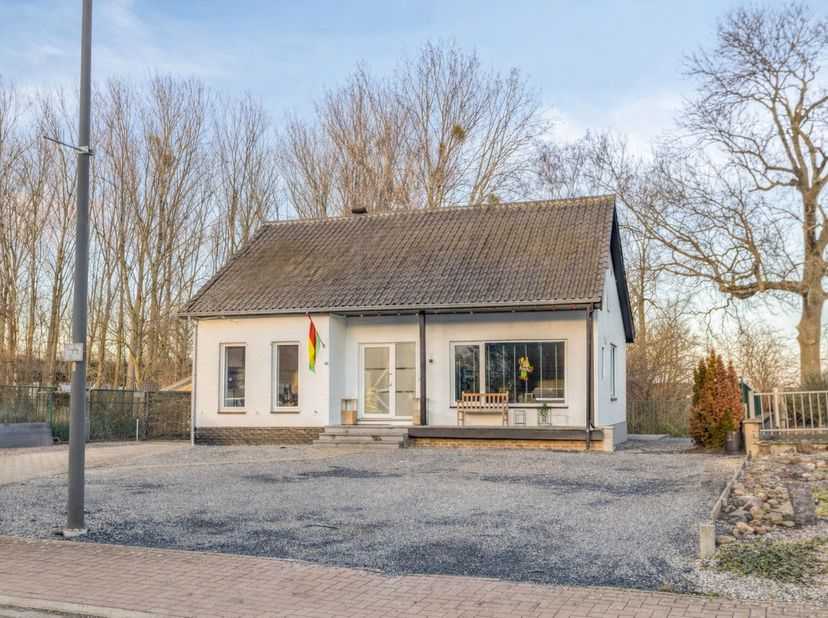 Charmante split-level woning met 3 slaapkamers en ruime tuin in Kotem, Maasmechelen.<br />
<br />
Op een gunstige ligging in Kotem, deelgemeente van M