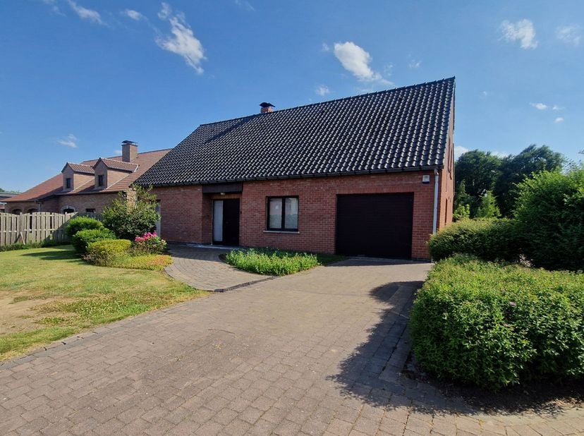 Charmante alleenstaande woning met zonnige tuin in Wezemaal<br />
<br />
Op zoek naar een rustig gelegen, instapklare gezinswoning met een ruime tuin?