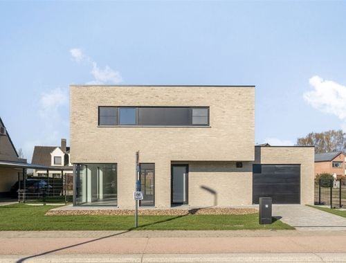                                         Maison à louer à Overpelt, € 1.575
