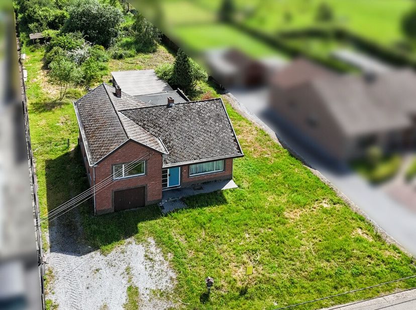 6% btw sloop &amp; heropbouw! Mooie bouwgrond voor open bebouwing op perceel van 30are 52ca met een straatbreedte van 24m in een groene en landelijke omge