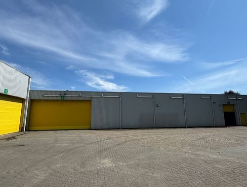                                         Bâtiment d’entreprise à louer à Strombeek-Bever, € 16.840
