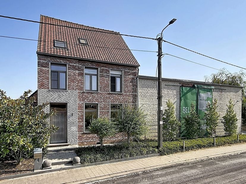 Huis te koop in Vaerestraat 18,
                    8720 Oeselgem