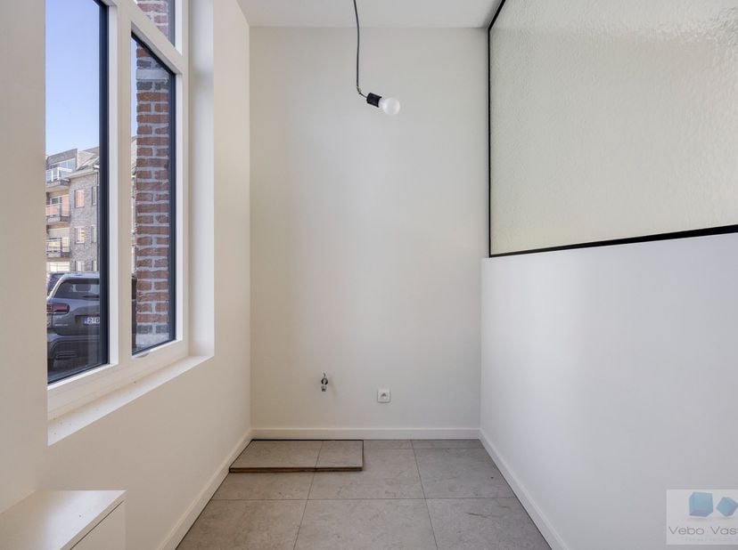 Op een uitstekende locatie te Lier bevinden zich deze 2 charmante rijwoningen met 3 volwaardige slaapkamers en gezellige stadstuin.<br />
&amp;nbsp;<br />
