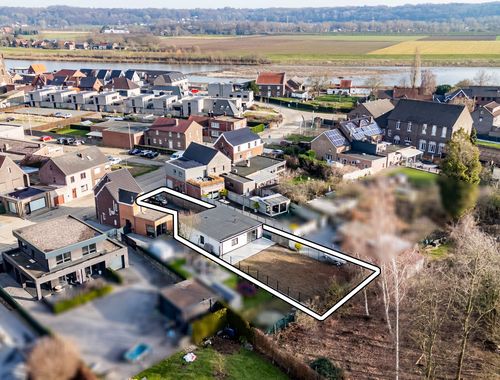                                         Maison à vendre à Uikhoven, € 349.000
