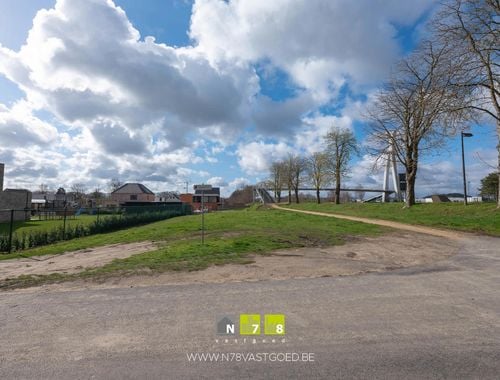                                         Bouwgrond te koop in Lanklaar, € 225.000
