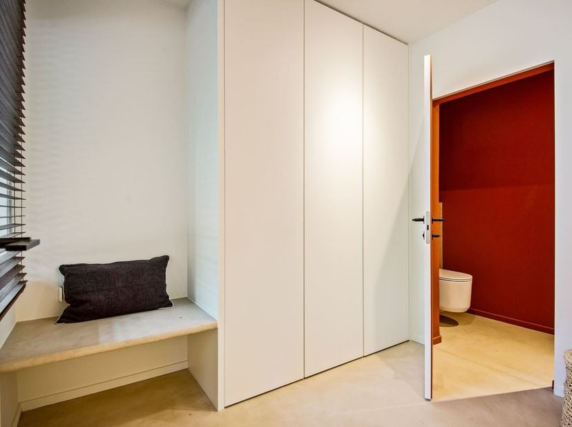 Deze prachtige villa, te Zandhoven werd in 2025 2026 volledig gerenoveerd met oog voor detail, hoogwaardige materialen en een luxueuze afwerking. <br