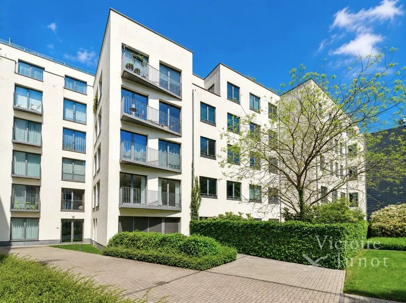 Gepresenteerd door Yanis Morsa : 0487 71 46 10 / yanis.morsa@victoire.be<br />
Victoire Junot stelt u voor dit prachtige hoogstaande appartement van ±