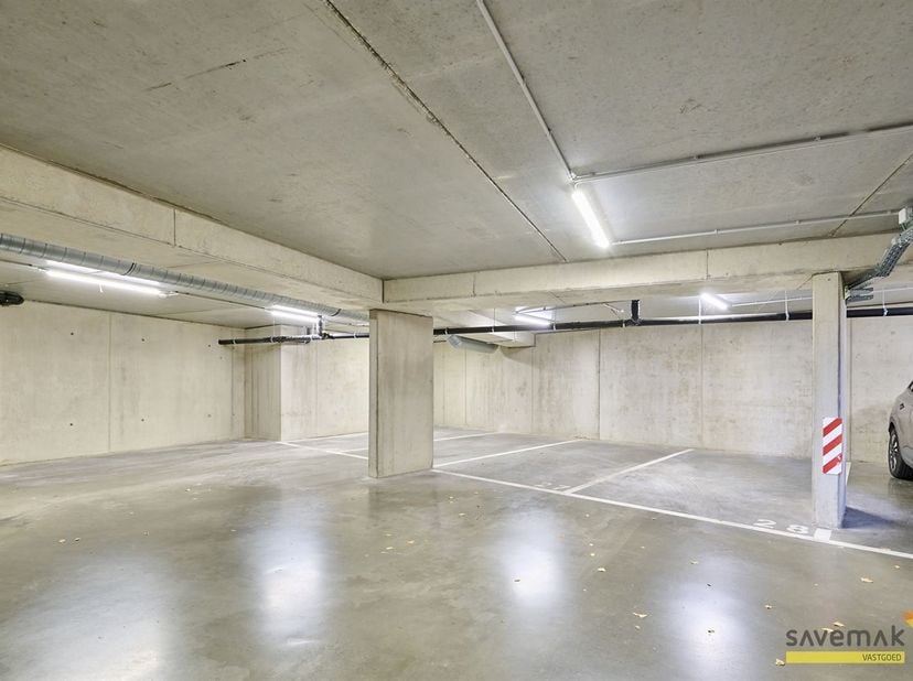 Parking souterrain dans la résidence Bascule.<br />
<br />
Située juste à l'extérieur du centre de Peer et à distance de marche des commerces.