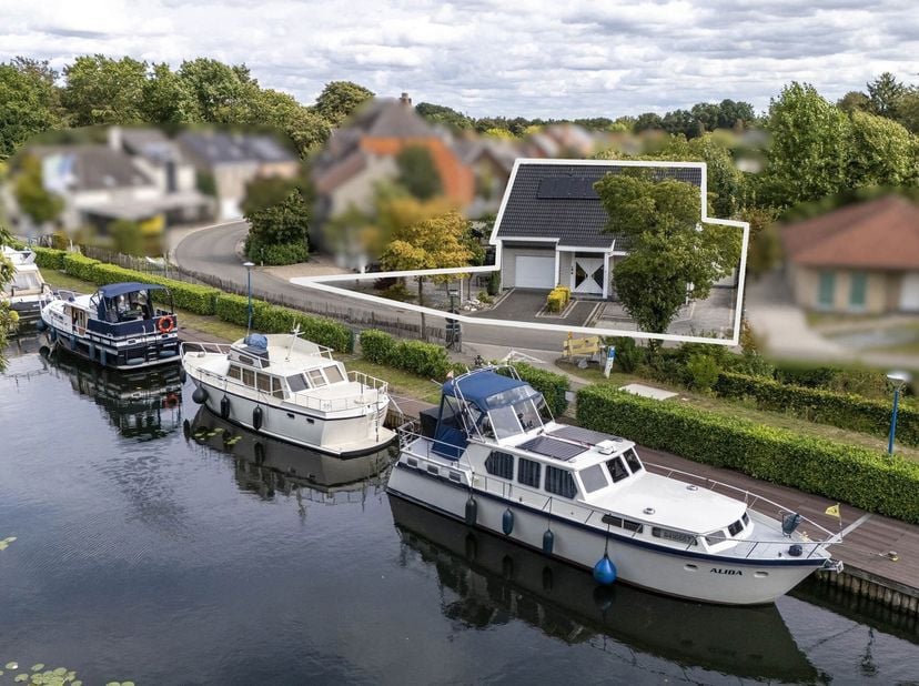Huis te koop in Kanaalstraat 97,
                    3920 Lommel