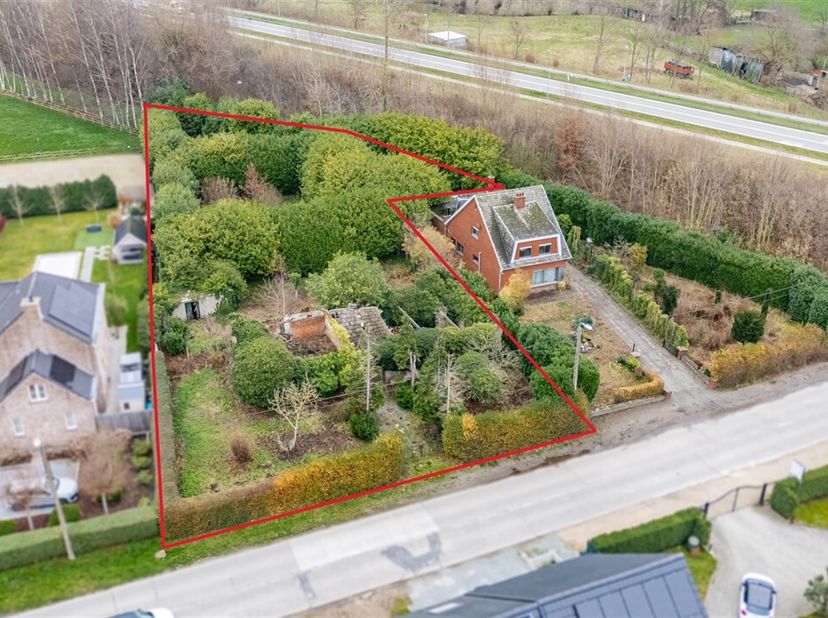 Ontdek dit perceel bouwgrond (2.904 m²) gelegen in de Volaardestraat te Dendermonde, ideaal voor de realisatie van een vrijstaande woning in een rusti