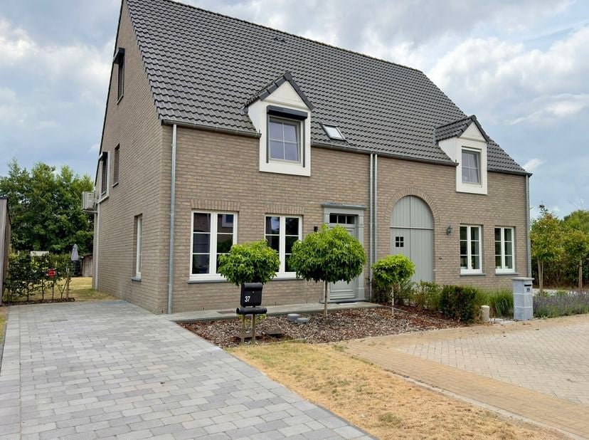 Instapklare, energiezuinige halfopen woning in de duurzame verkaveling Proostlaan te Vorselaar <br />
<br />
(bezoek inplannen? Zie link onderaan de b