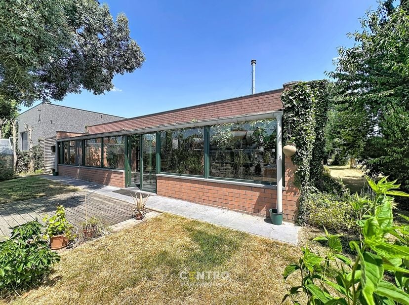 Bien professionnel à vendre
                    à 8840 Oostnieuwkerke