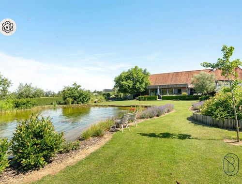                                         Fermette te koop in Orroir, € 985.000
