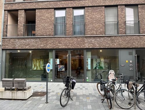                                         Handelsgelijkvloers te huur in Lommel, € 3.950
