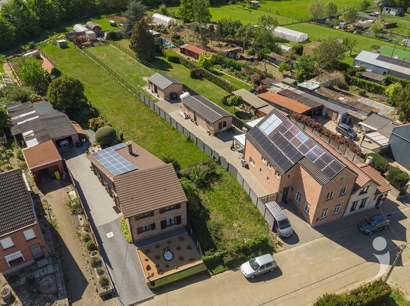 Op zoek naar de ideale plek om jouw droomwoning te realiseren? Deze knappe bouwgrond, gelegen langs de Miskruisstraat 99 in Tielt-Winge, biedt een uni