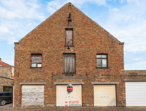                                         Entrepôt sans bureau à vendre à Nieuwpoort, € 198.000
