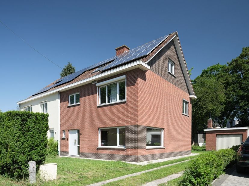 Bezoek inplannen via : https://wolff.be/aanbod/te-koop<br />
Drongen is niet zomaar een deelgemeente van Gent. Het is de plek waar kinderen nog buiten