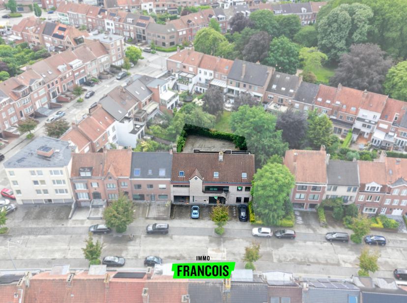 Bedrijfsvastgoed te koop in Deken Camerlyncklaan 36,
                    8500 Kortrijk
