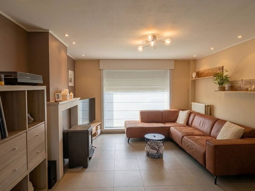 Op zoek naar een ruime, lichtrijke gezinswoning op een rustige en vlot bereikbare locatie? Dan is deze instapklare woning in de geliefde Arendswijk in