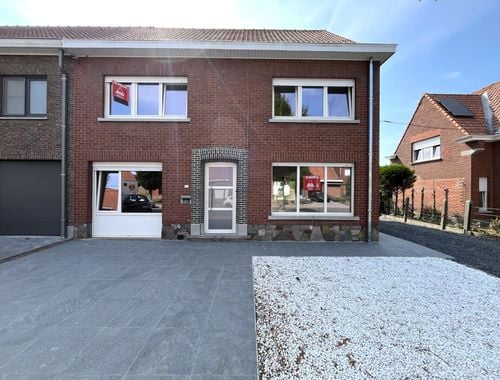                                         Maison à louer à Moorslede, € 750
