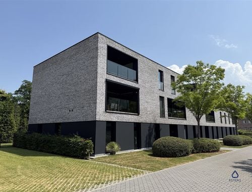                                         Appartement à louer à Nevele, € 935
