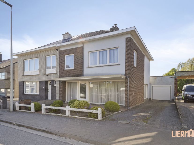Huis te koop in ,
                    9320 Nieuwerkerken
