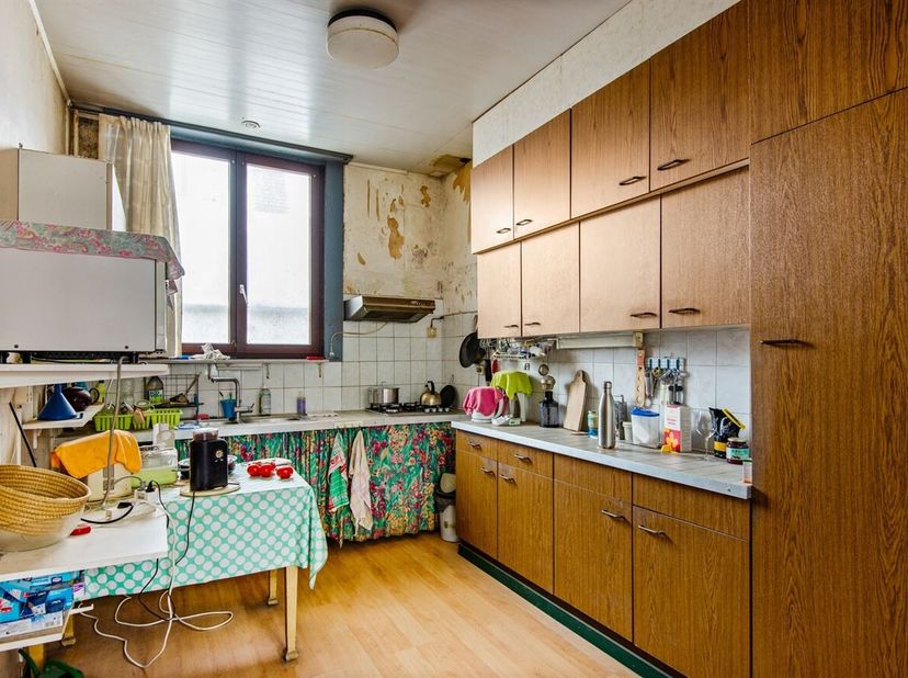 Ligging: Gelegen in het levendige Borgerhout, op een vlot bereikbare locatie nabij het centrum van Antwerpen. Het pand geniet van een uitstekende verb