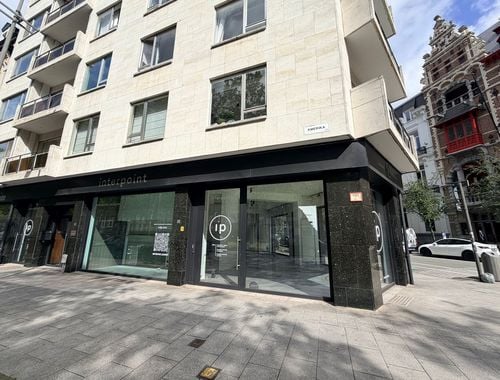                                         Handelsgelijkvloers te huur in Antwerpen, € 5.000
