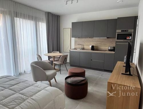                                         Studio met slaaphoek te huur in Watermaal-Bosvoorde, € 1.195
