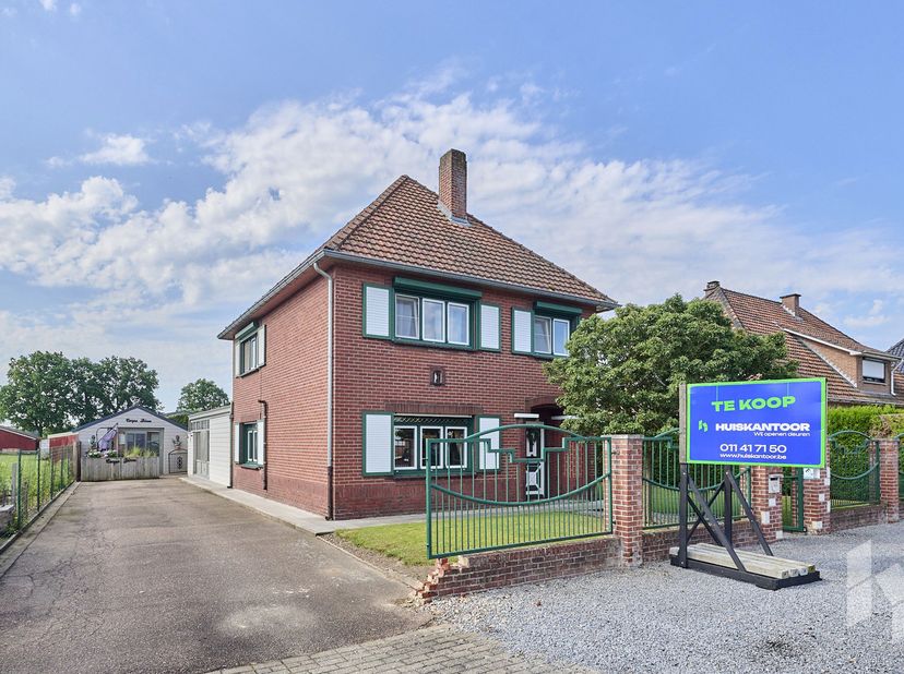 Karaktervolle ruime woning (270 m²) met loods (250 m²) en vakantiewoning (65 m²) op een perceel van 1548 m²<br />
Deze unieke en veelzijdige eigendom