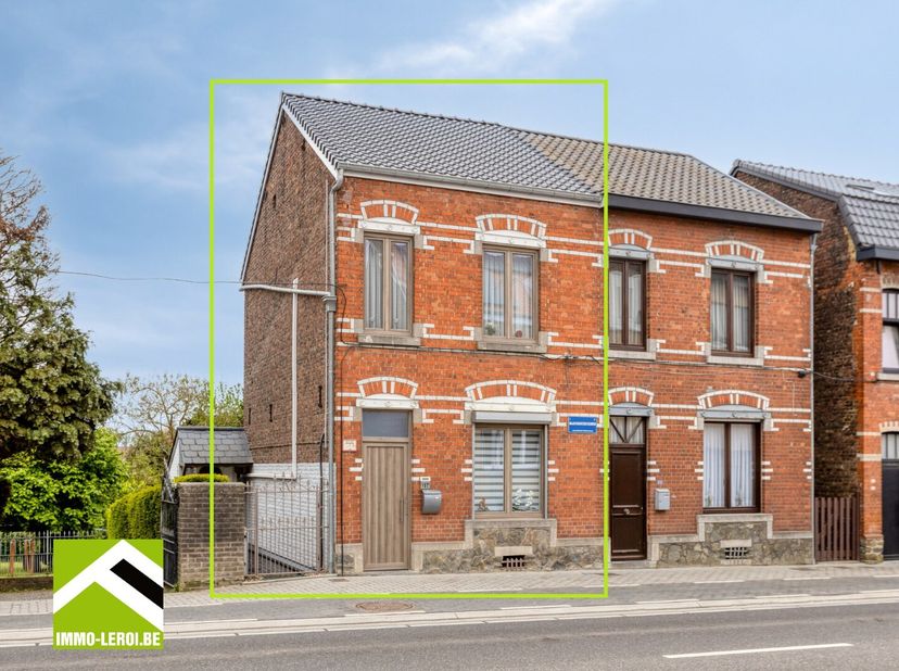 Bekijk deze woning rechtstreeks op de site van Immo Leroi: https://www.immo-leroi.be/pand/kopen-woning-tongeren/7560055.<br />
Op wandelafstand van he